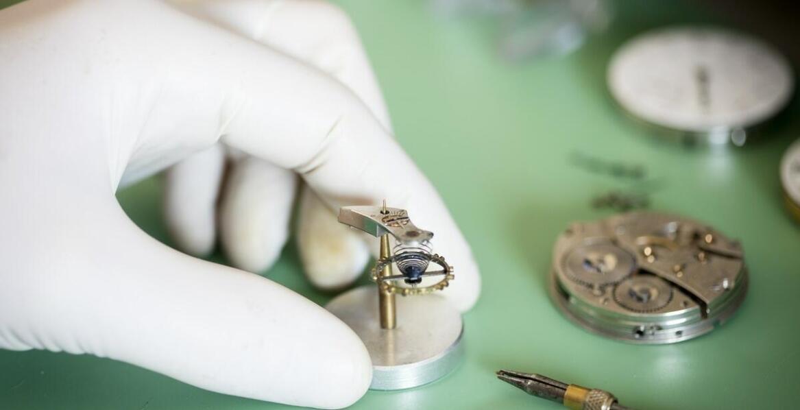 Polerowanie kopert zegarków – jakie efekty można osiągnąć dzięki profesjonalnej usłudze?