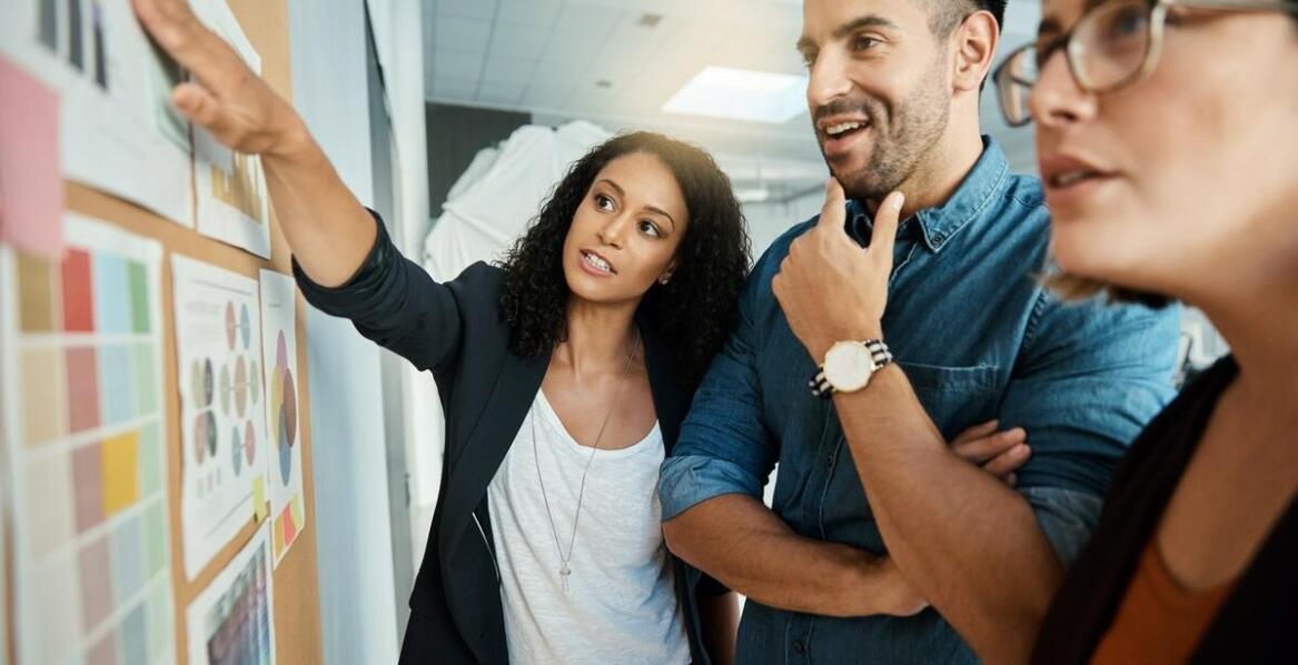 Jakie wyzwania stoją przed twórcami reklamowych animacji w erze cyfrowej?