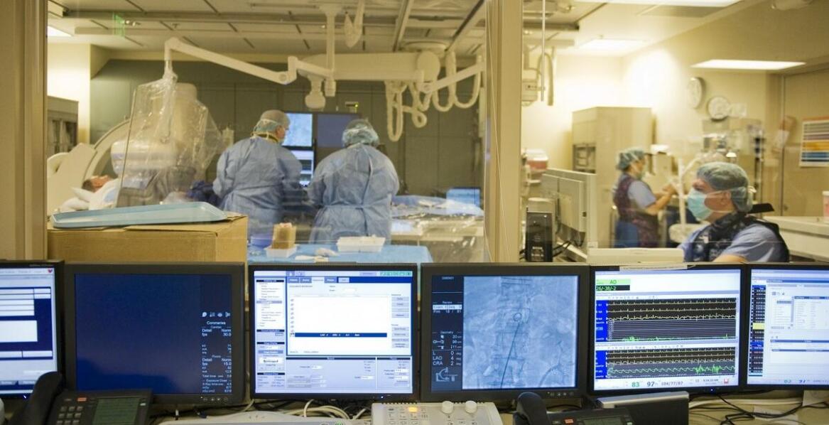 Jak oprogramowanie medyczne wspiera kompleksowe zarządzanie sieciami komputerowymi w przychodniach?