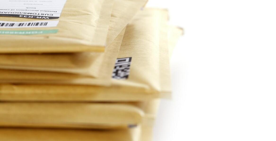 Wpływ promocji na decyzje zakupowe klientów zamawiających koperty.