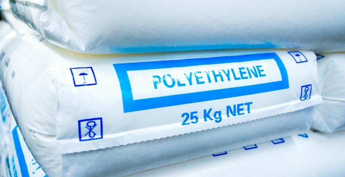 Foliowe woreczki z klejącą taśmą jako elementy startowych pakietów dla nowych klientów