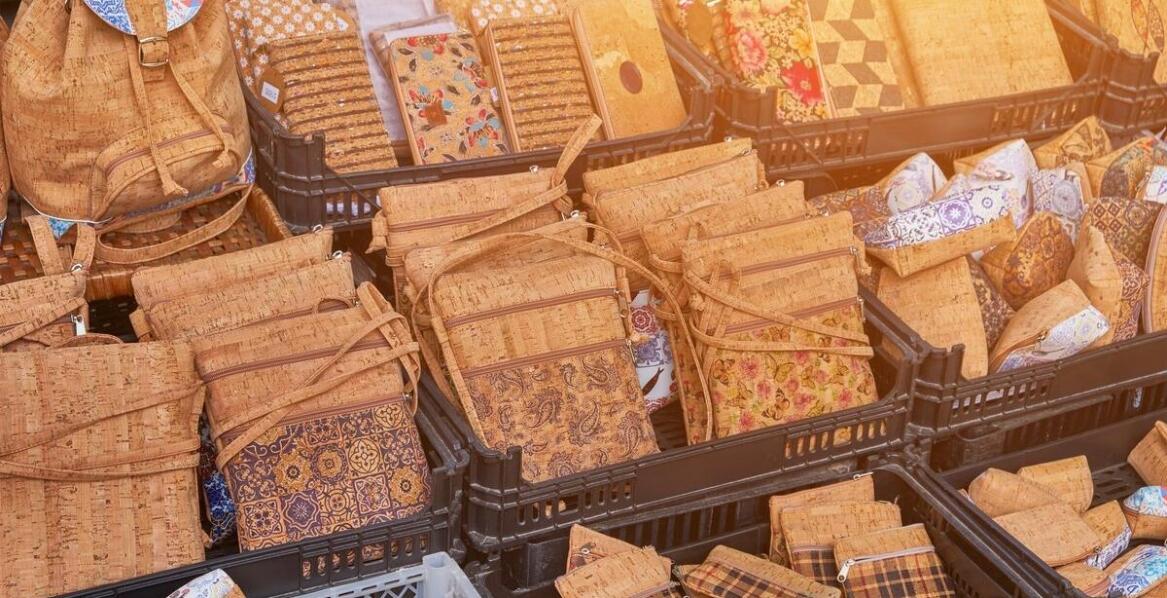 Trendy w modzie – torebki Desigual nerki jako hit sezonu