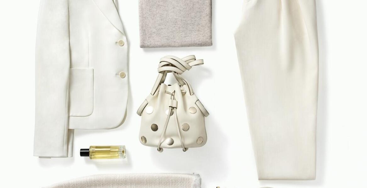 Białe spodnie jako podstawa garderoby kapsułowej