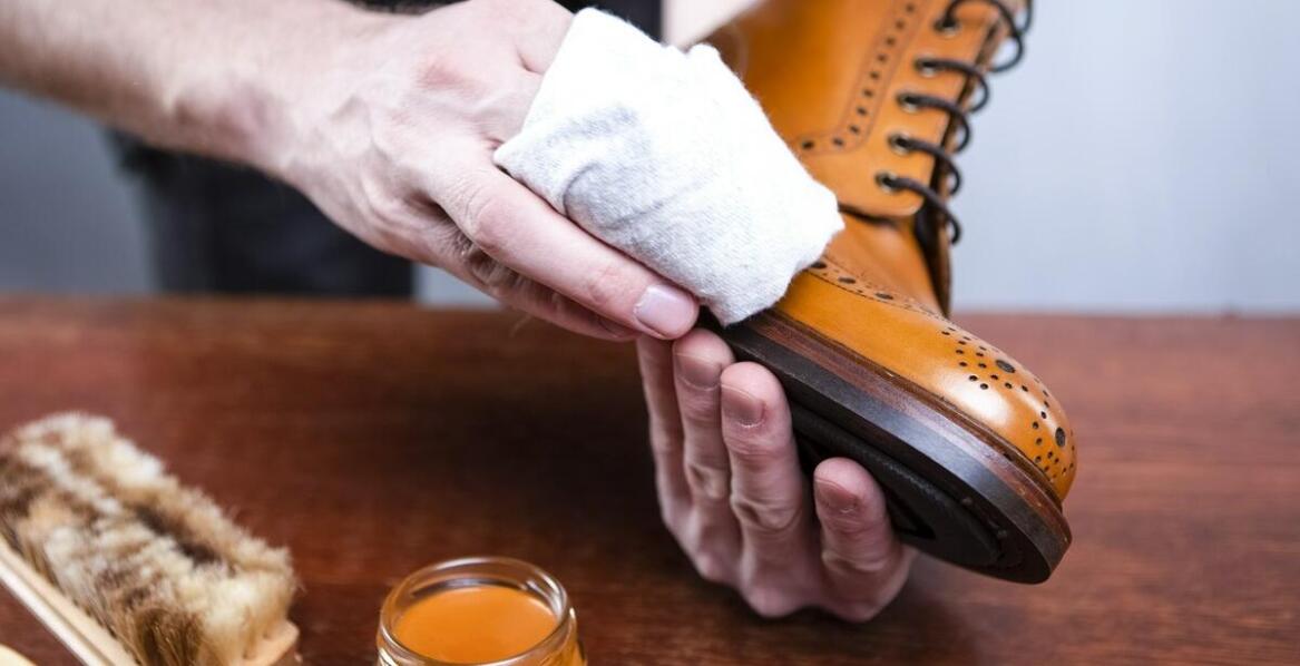 Profesjonalne czyszczenie zimowych butów – dlaczego to się opłaca?