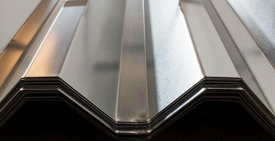 Dlaczego warto zainwestować w dachowe gąsiory wysokiej jakości?