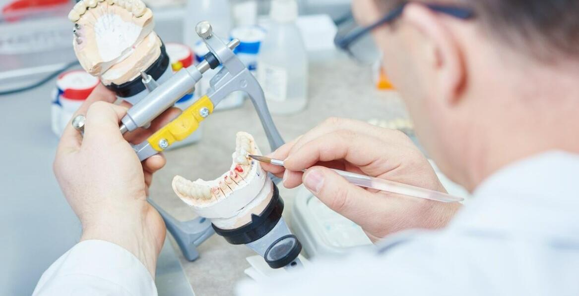 Korzyści dla pacjenta z wyboru zaawansowanej protetycznej pracowni