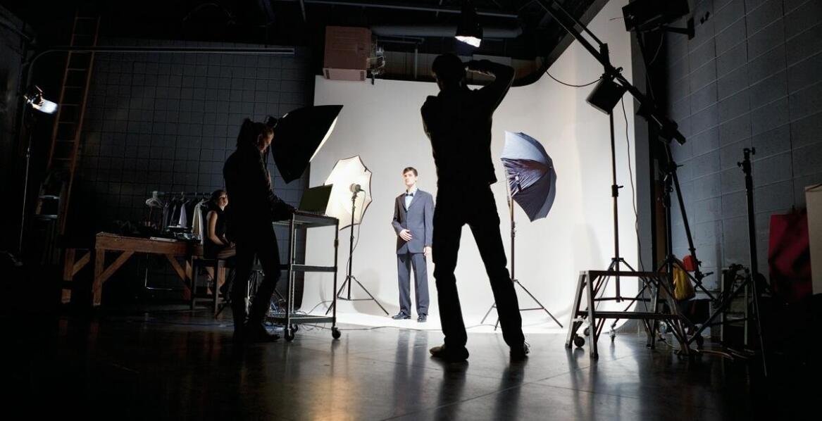 Sesje zdjęciowe dla firm w Katowicach – jak wybrać odpowiedniego fotografa?