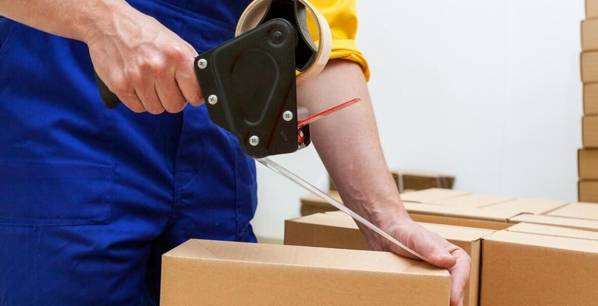 Wpływ samoprzylepnych taśm na jakość pakowania i ochronę produktów