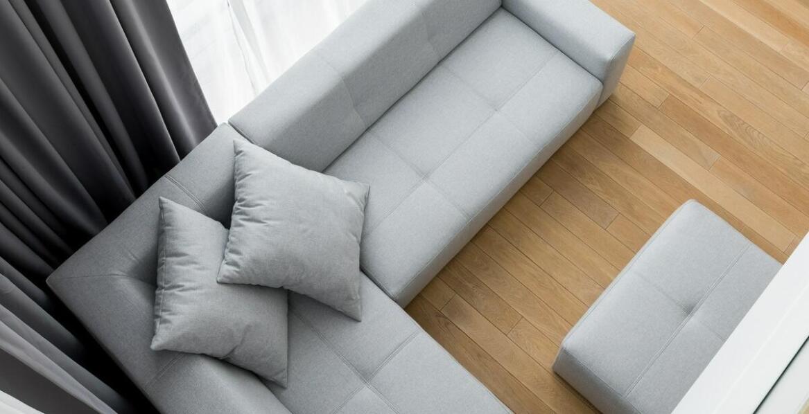 Zestaw kanap w małych mieszkaniach – optymalne wykorzystanie przestrzeni