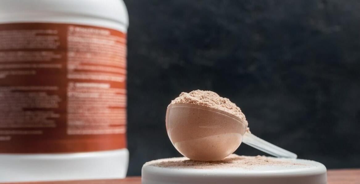 Odżywki białkowe a zdrowie układu pokarmowego – co warto wiedzieć?