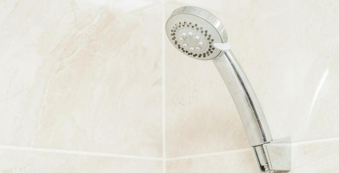 Innowacyjne funkcje czarnej prysznicowej słuchawki – co oferuje rynek?