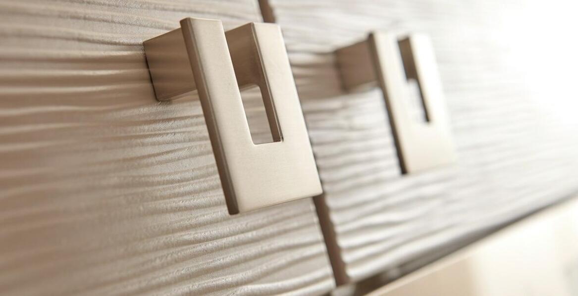 Jak dopasować uchwyty do kuchennych mebli do kolorystyki wnętrza?