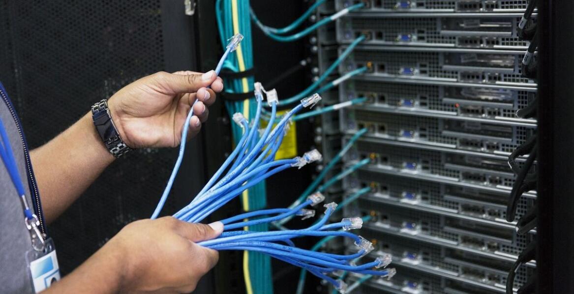 Wyzwania związane z instalacją hotelowej telewizji w dużych obiektach