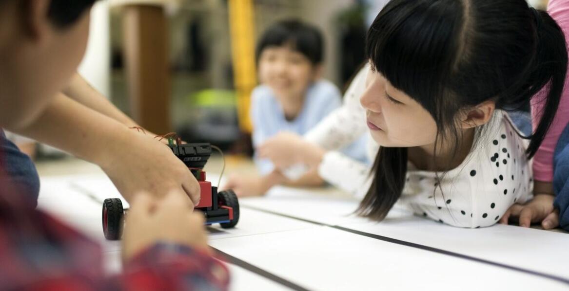 Zalety zabawy z robotem DJ w rozwijaniu muzycznej wyobraźni