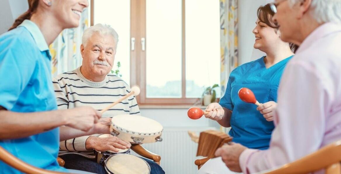 Rola muzykoterapii w procesie terapeutycznym dla osób z psychicznymi chorobami