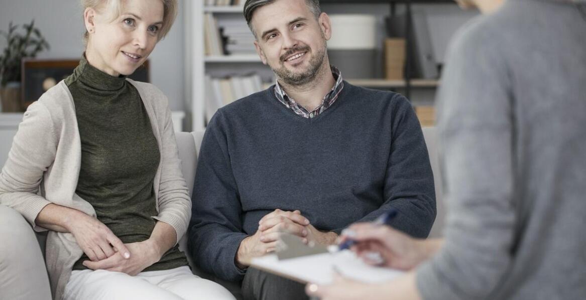 W jaki sposób psychoterapia może pomóc w radzeniu sobie z traumą z dzieciństwa?