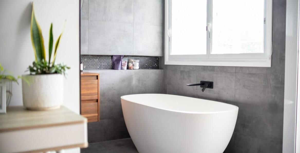 Nowoczesne zastosowania terakoty w aranżacji łazienek