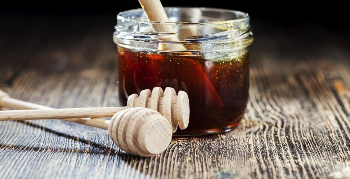 Dlaczego krystalizacja jest naturalnym procesem w miodzie gryczanym?