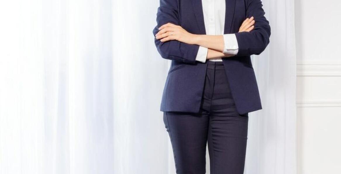 Jakie buty wybrać do ecru żakietu?