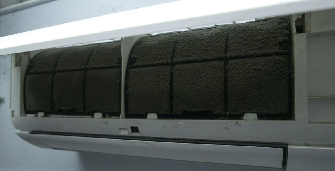 Jakie problemy zdrowotne może powodować brak odgrzybiania przenośnej klimatyzacji?