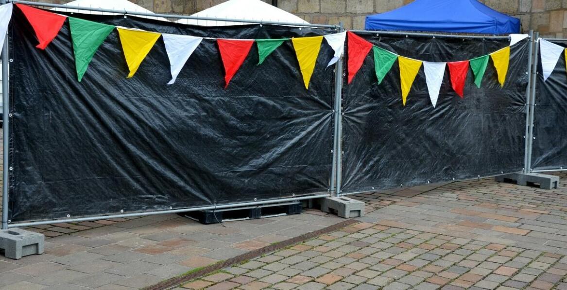 Jak pneumatyczna brama może przyciągnąć uwagę na plenerowych wydarzeniach?