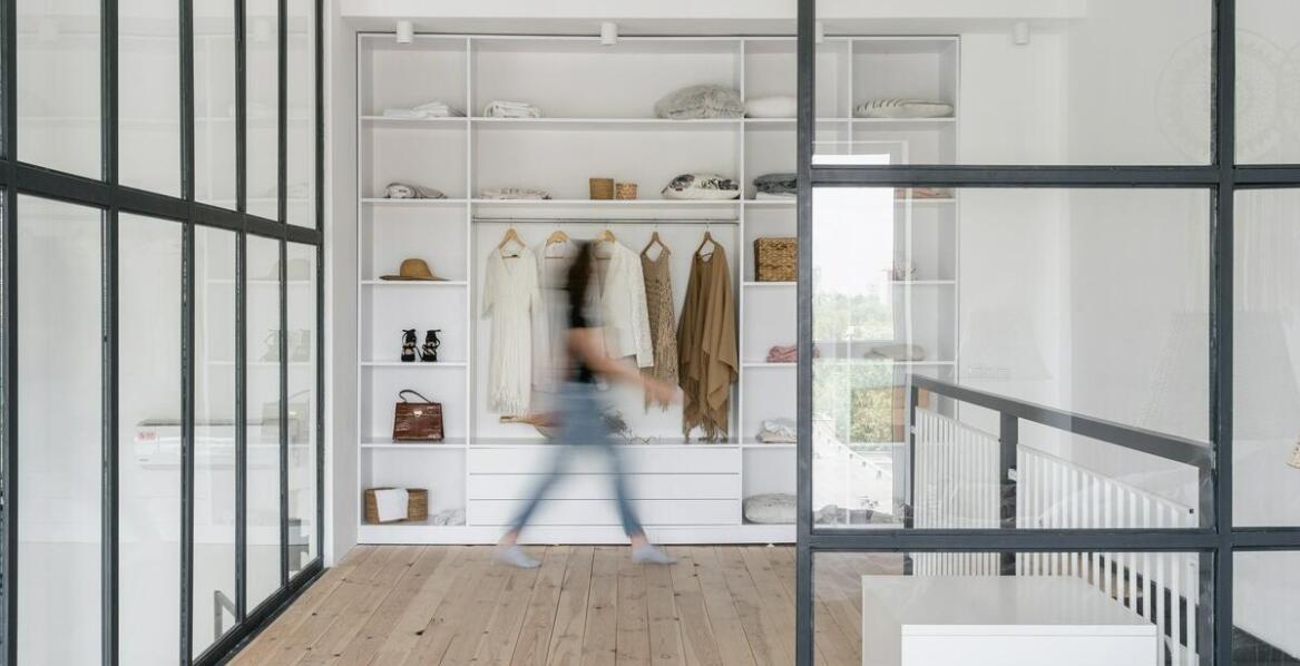 Jakie korzyści oferuje lokalizacja przy Rzemieślniczej 35 dla klientów poszukujących nowoczesnej mody?