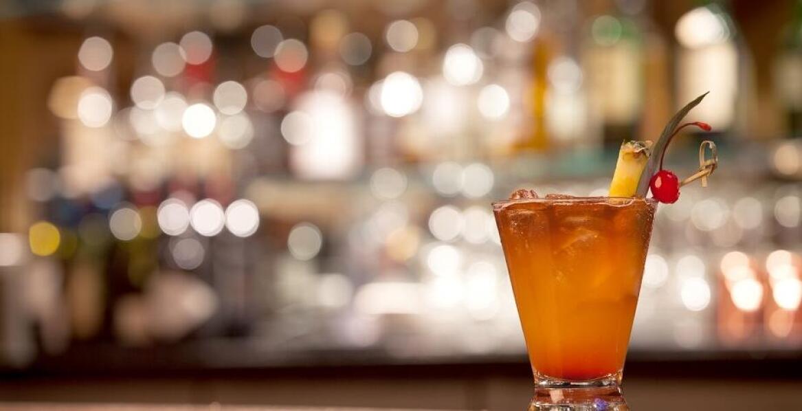 Drink bar w Poznaniu: oaza relaksu z wybornymi trunkami i muzyką