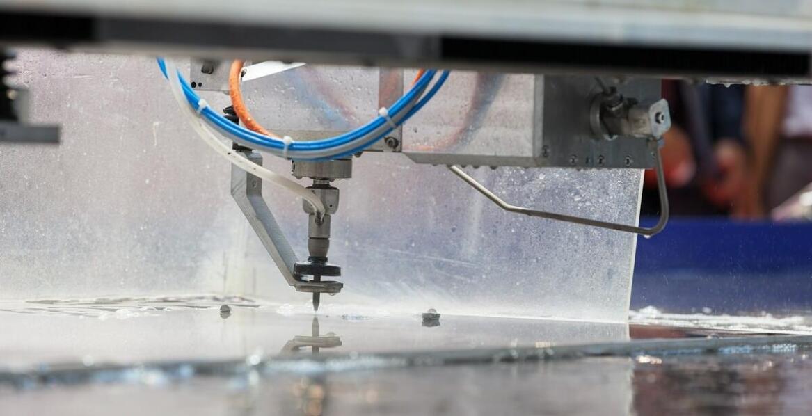 Jakie wyzwania stoją przed użytkownikami dwustrumieniowych dysz mmat?