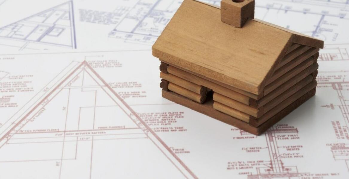 Rola projektanta w tworzeniu funkcjonalnych domów z bali.