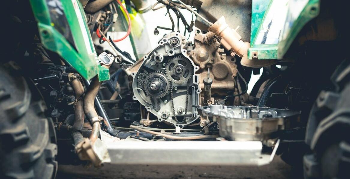 Jak dobrać odpowiednie silniki do rolniczych maszyn?