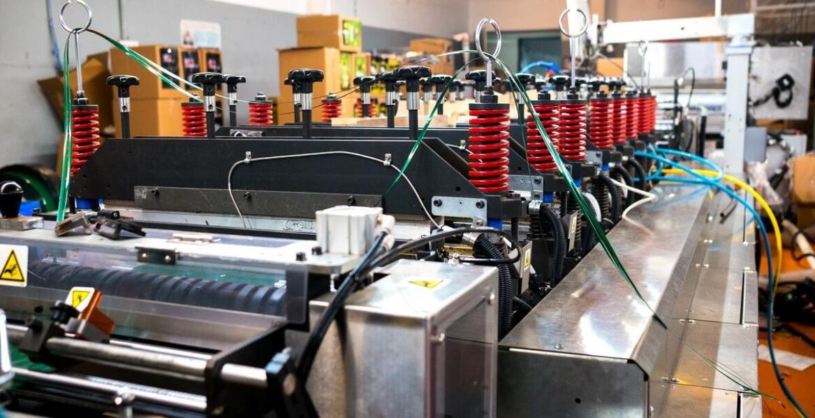 Rola sprężyn z prostokątnym przekrojem materiałów w przemyśle ciężkim