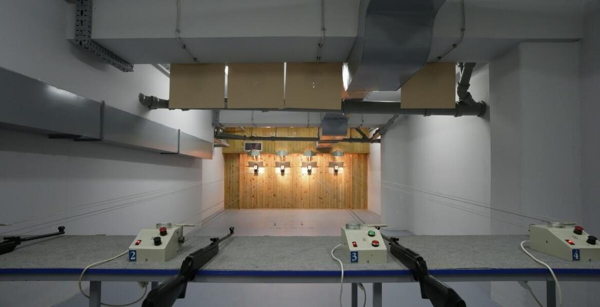 Jakie kryteria należy brać pod uwagę przy wyborze systemu klimatyzacji do strzelnicy?