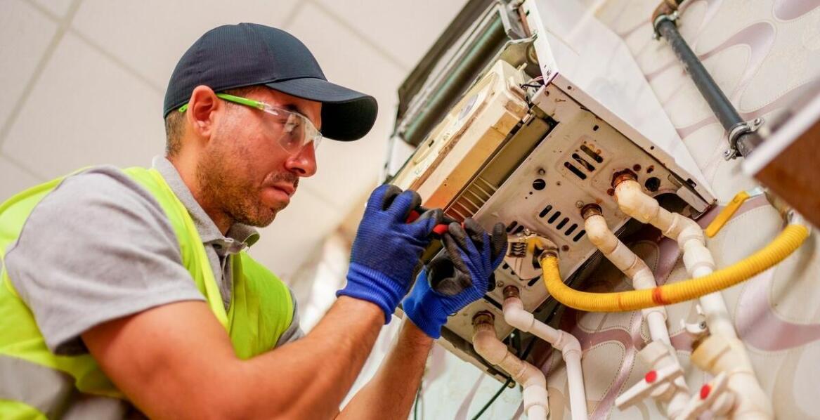 Wpływ regularnych przeglądów kominowych na bezawaryjność grzewczych systemów