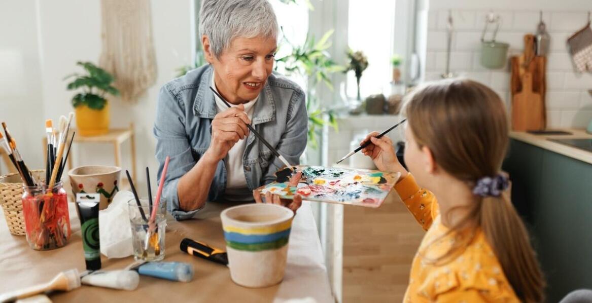 Znaczenie różnorodnych form arteterapii w domach opieki dla seniorów