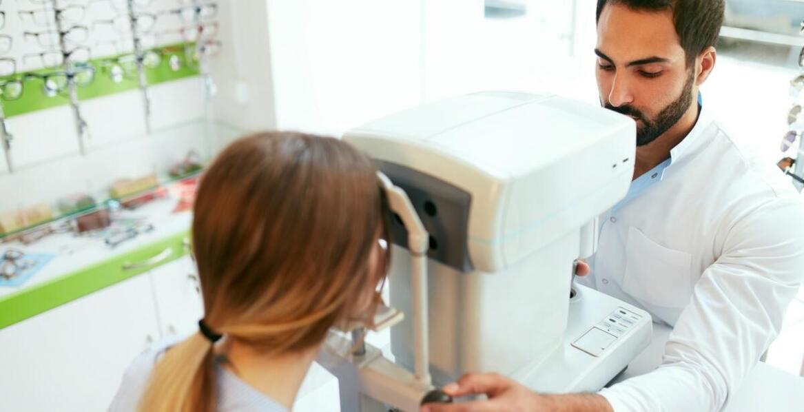 Jakie są najnowsze technologie stosowane przez optyka na Żoliborzu?