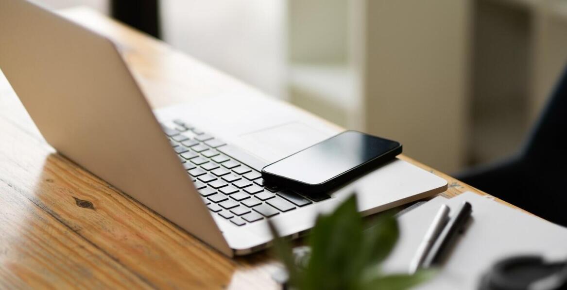 Dlaczego warto wybrać laptop z dyskiem SSD do zastosowań biznesowych?