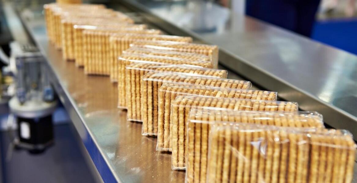 Szybka realizacja zamówień na krówki z logo – co warto wiedzieć?