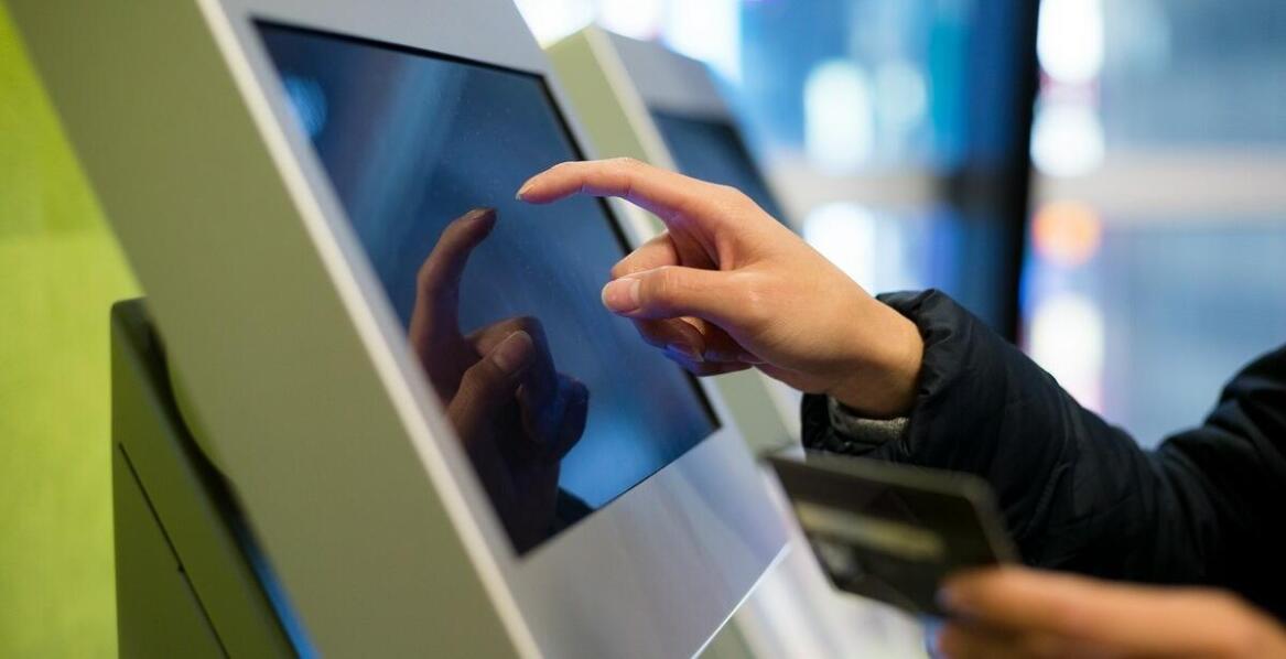 Personalizacja treści na multimedialnych kioskach - nowe możliwości dla firm
