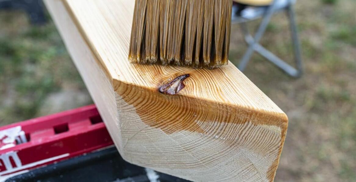 Zabezpieczenie drewnianych konstrukcji przed wilgocią - jak to działa?