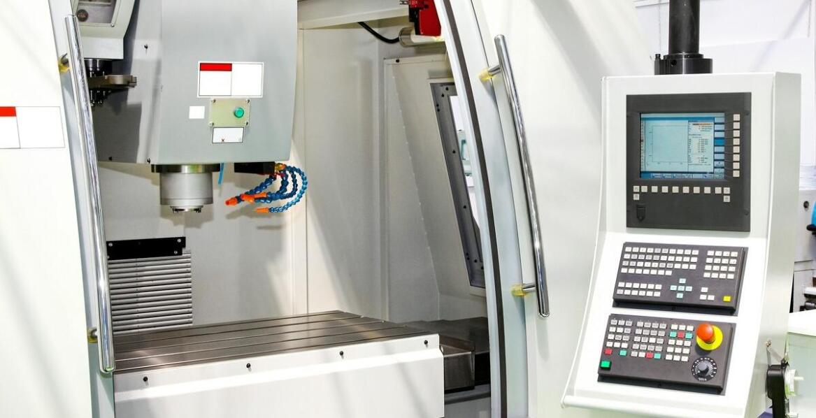 Jak spółdzielnia w Czermnie wykorzystuje innowacyjne rozwiązania w projektowaniu drzwi?