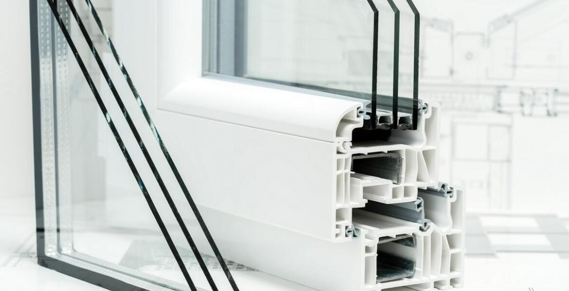 Jakie innowacje w zakresie termicznej izolacji oferują okna PCV?