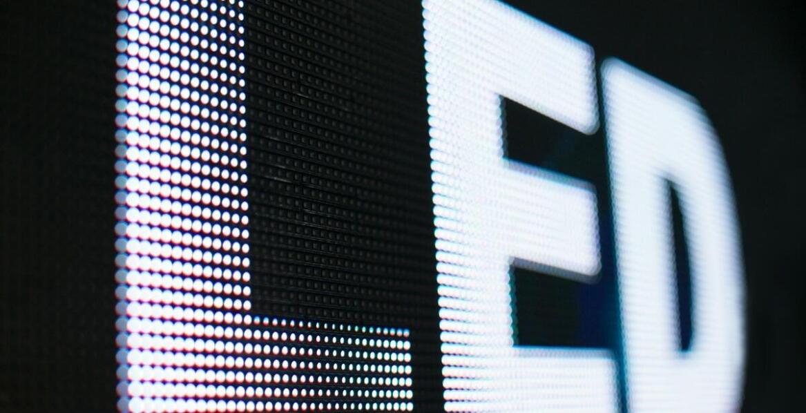 Znaczenie LED w podświetlanej literze: nowoczesne rozwiązania oświetleniowe