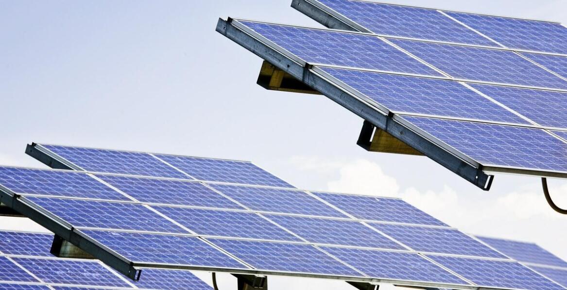 Wydajność solarnych lamp w różnych klimatycznych strefach