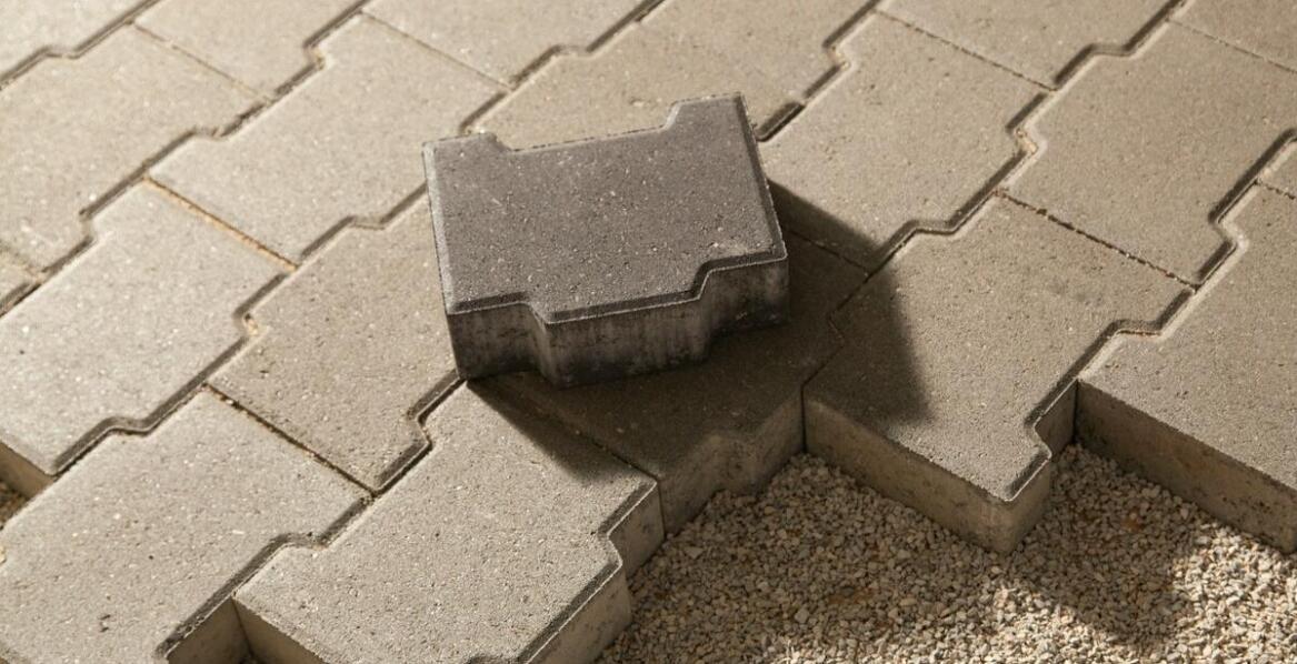 Ażury ogrodowe jako element poprawiający retencję wody deszczowej.