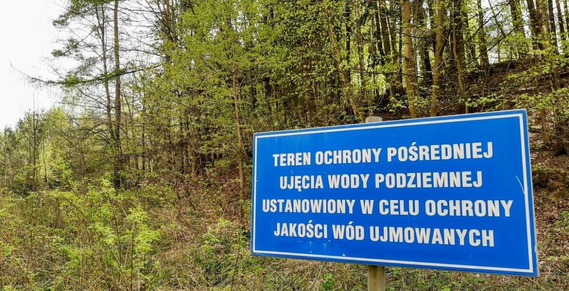 Zakaz parkowania i jego znaczenie dla ochrony środowiska w pracy w branży odzieżowej