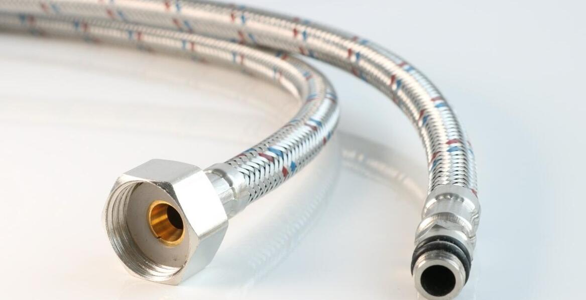 Złoty prysznicowy wąż – dodaj luksusu swojej łazience