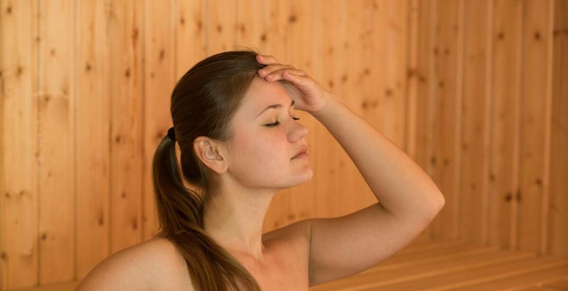 Dlaczego warto połączyć wizytę w saunie z programem biologicznej odnowy?