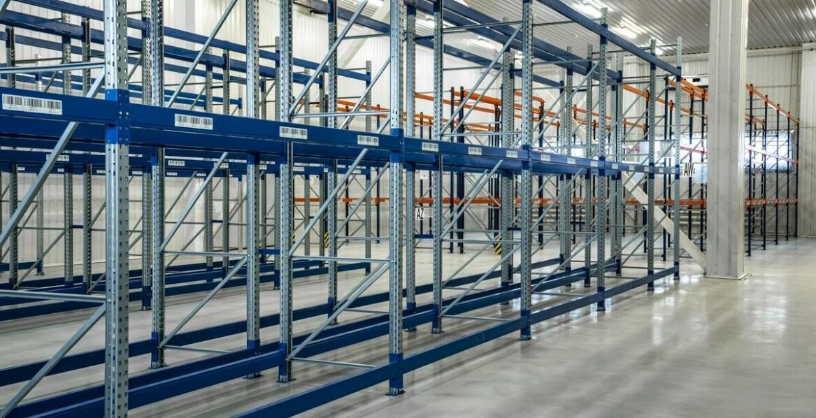 Zrównoważony rozwój a wybór profili do magazynowych regałów – co warto wiedzieć?