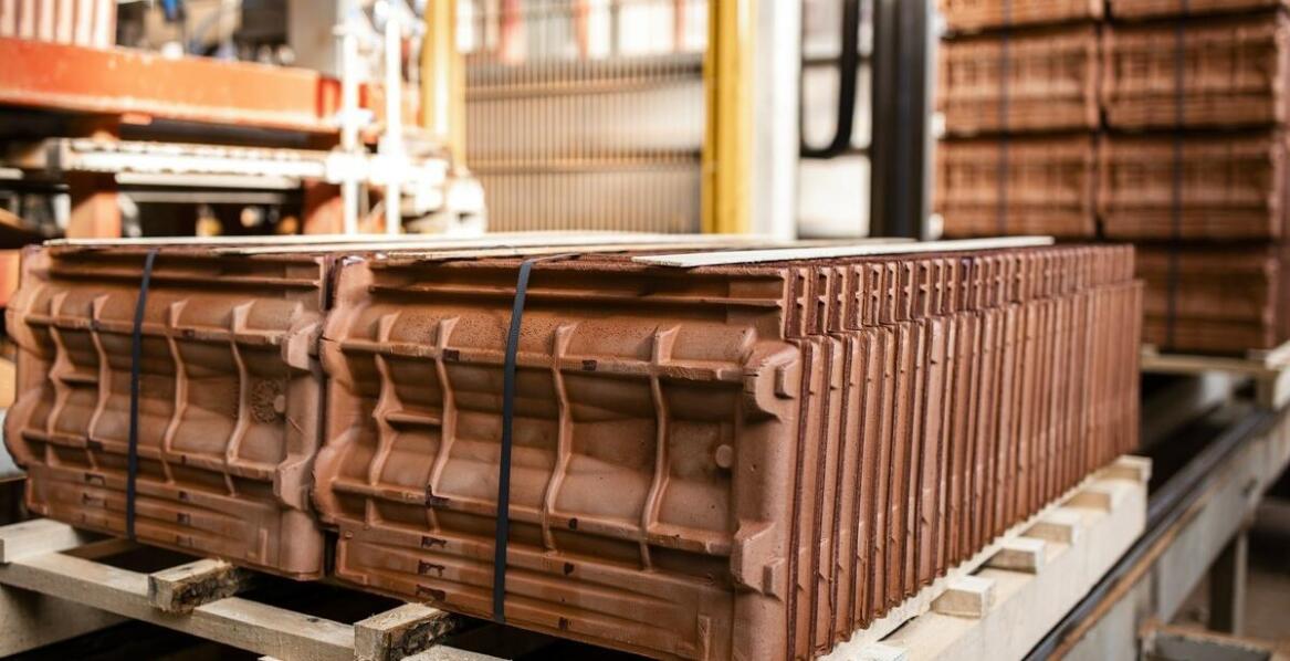 Zalety zakupu budowlanych materiałów w hurtowni – szeroka oferta i doradztwo specjalistów