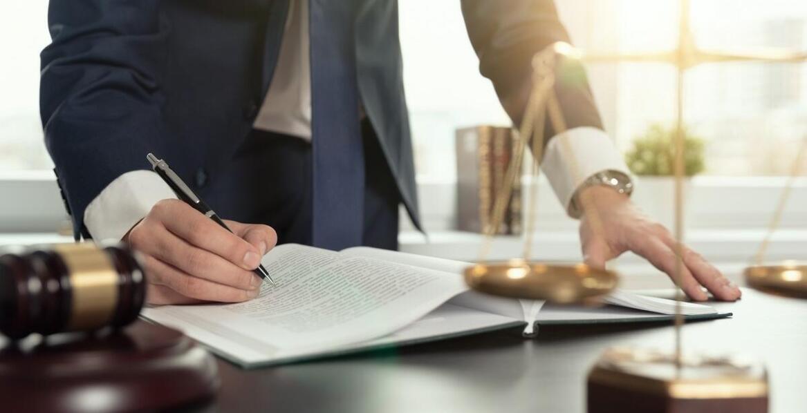 Skuteczna windykacja należności dzięki wsparciu radcy prawnego w Gdyni